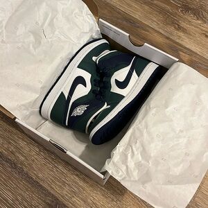 Nike, Size:5 and green/blue